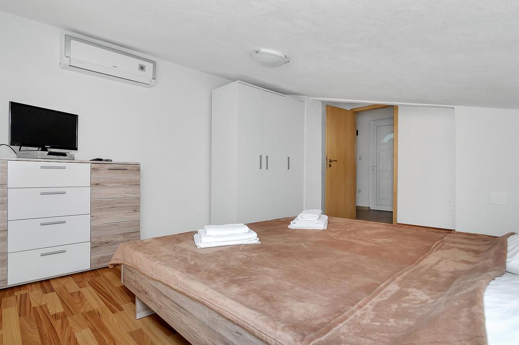 Apartmani Cico Gdinj Eksteriør billede