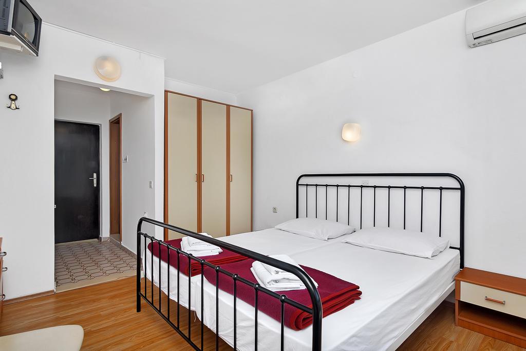 Apartmani Cico Gdinj Eksteriør billede
